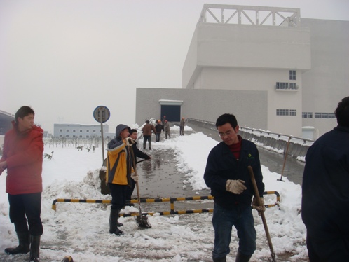 員工奮戰在冰雪第一線(xiàn)，集團領(lǐng)導表示親切慰問(wèn)