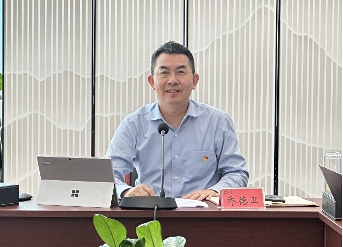 綠色動(dòng)力集團黨委理論學(xué)習中心組召開(kāi)第七次集中學(xué)習研討會(huì )