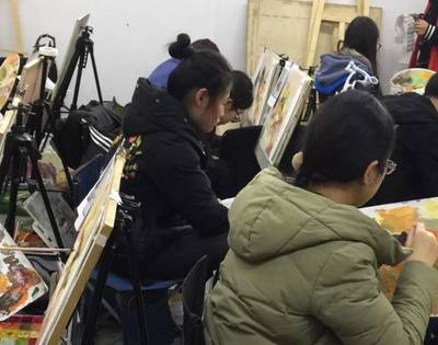 北京第五屆萬人?？紙A滿舉行，北京九天畫室旗開得勝展風采